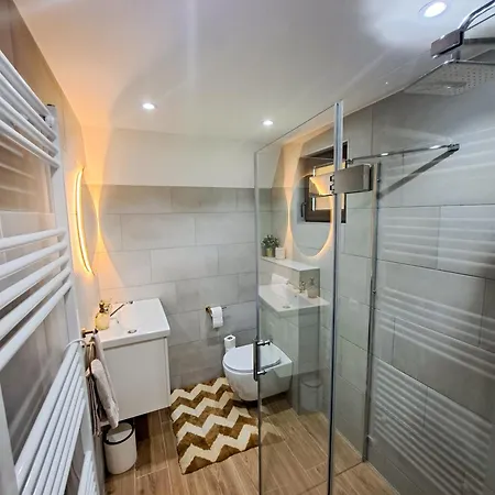 Ferienhaus Forest House Bukva *