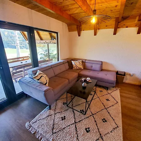 Ferienhaus Forest House Bukva